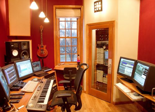 Lookout Dr studio 2