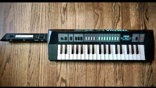 <span>09</span>Yamaha KX5