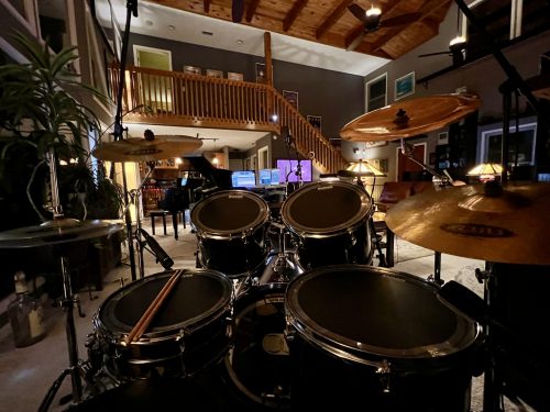 <span>013</span>Tama drum kit with mics