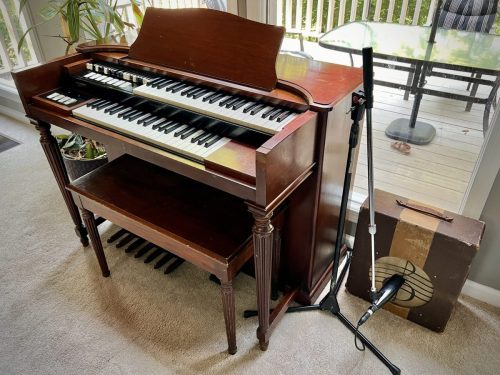 <span>051</span>Hammond M3 #2 with <br />Vent II Leslie simulator