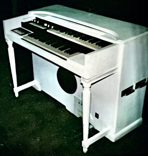 <span>28</span>Hammond M3 #1<br />w/ 2 Leslie 147 speakers