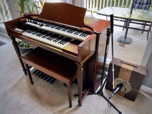 <span>051</span>Hammond M3 #2 with <br />Vent II Leslie simulator