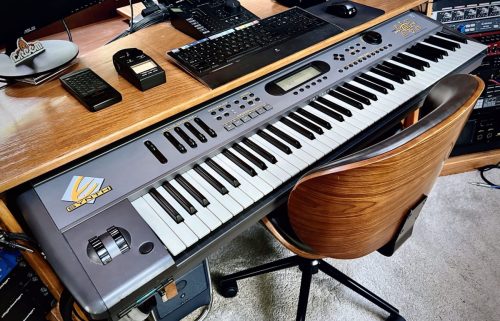 <span>06</span>Emu e-Synth