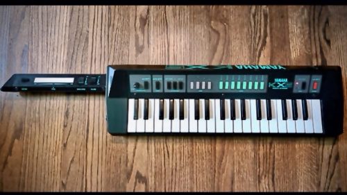 <span>09</span>Yamaha KX5