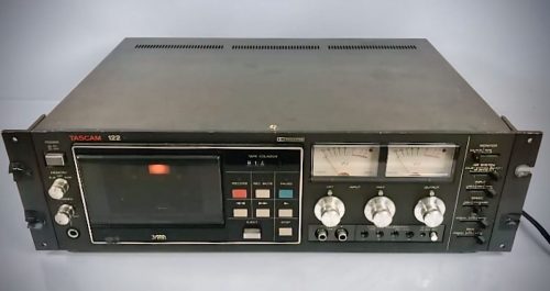 <span>05</span>Tascam 122, cassette