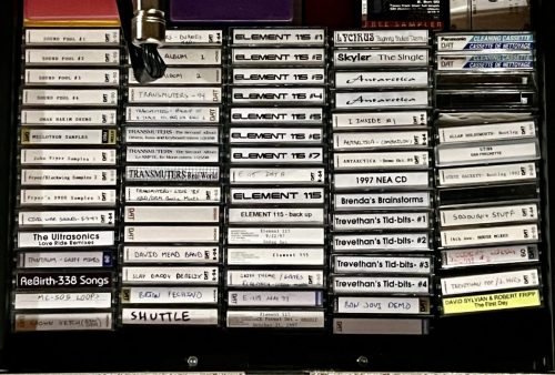 <span>13</span>DAT tapes