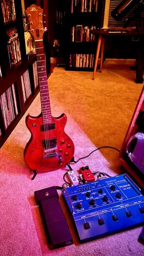 30 Roland GR303 + G300 guitar synth system